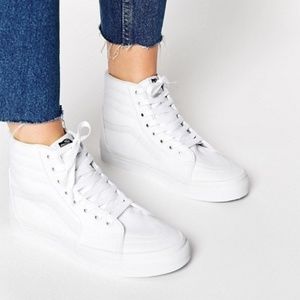 Unisex White Vans (W 5.5, M 4.0)